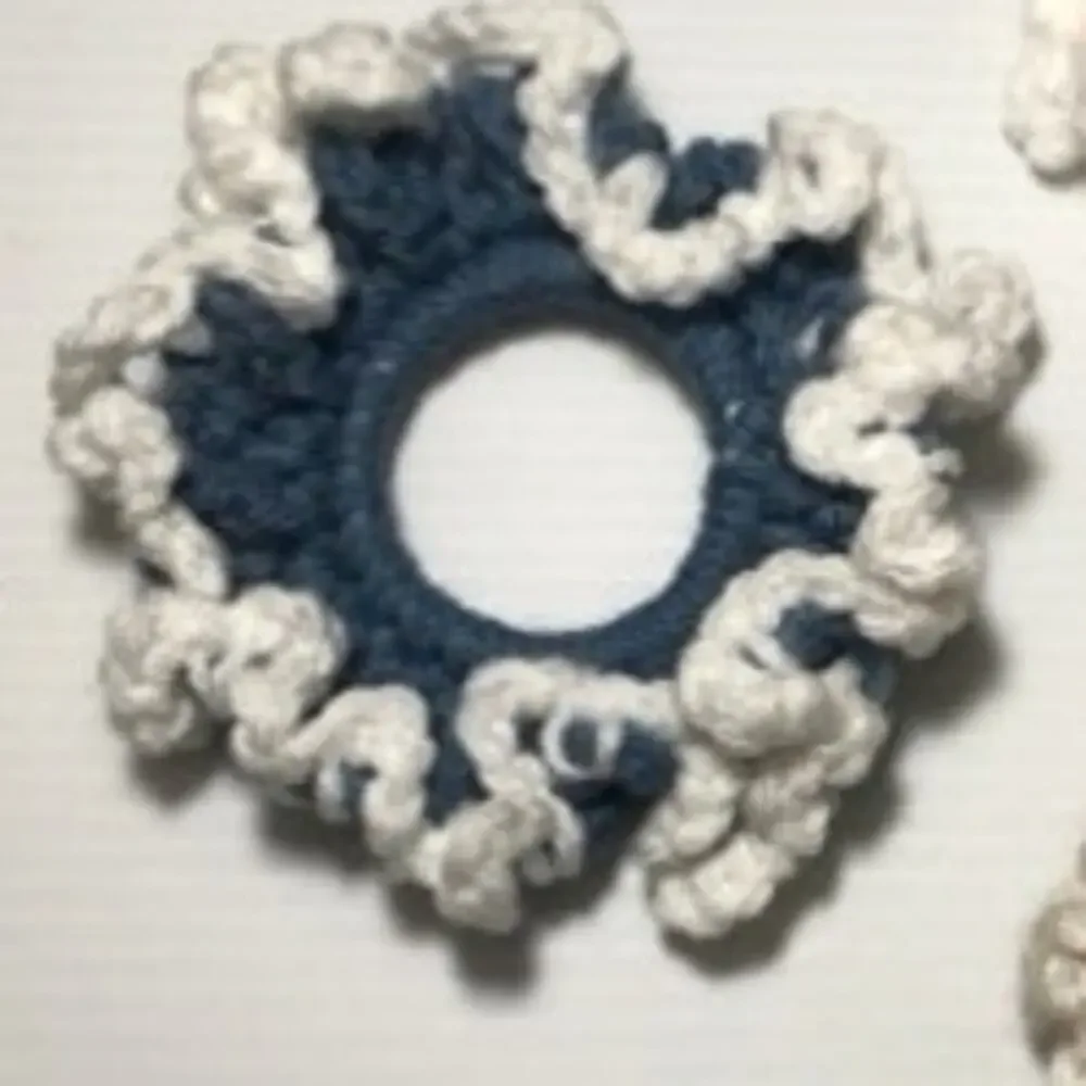 NWT Handmade Crocheted Ruffled Hair Scrunchie Set of 3 - Picture 3 of 4